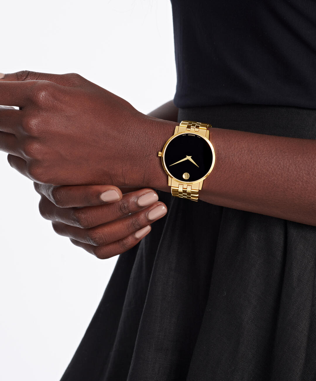 Museum Classic, Quartz, Black Dial, 40 mm, yellow gold PVD, stainless steel case, Bracelet