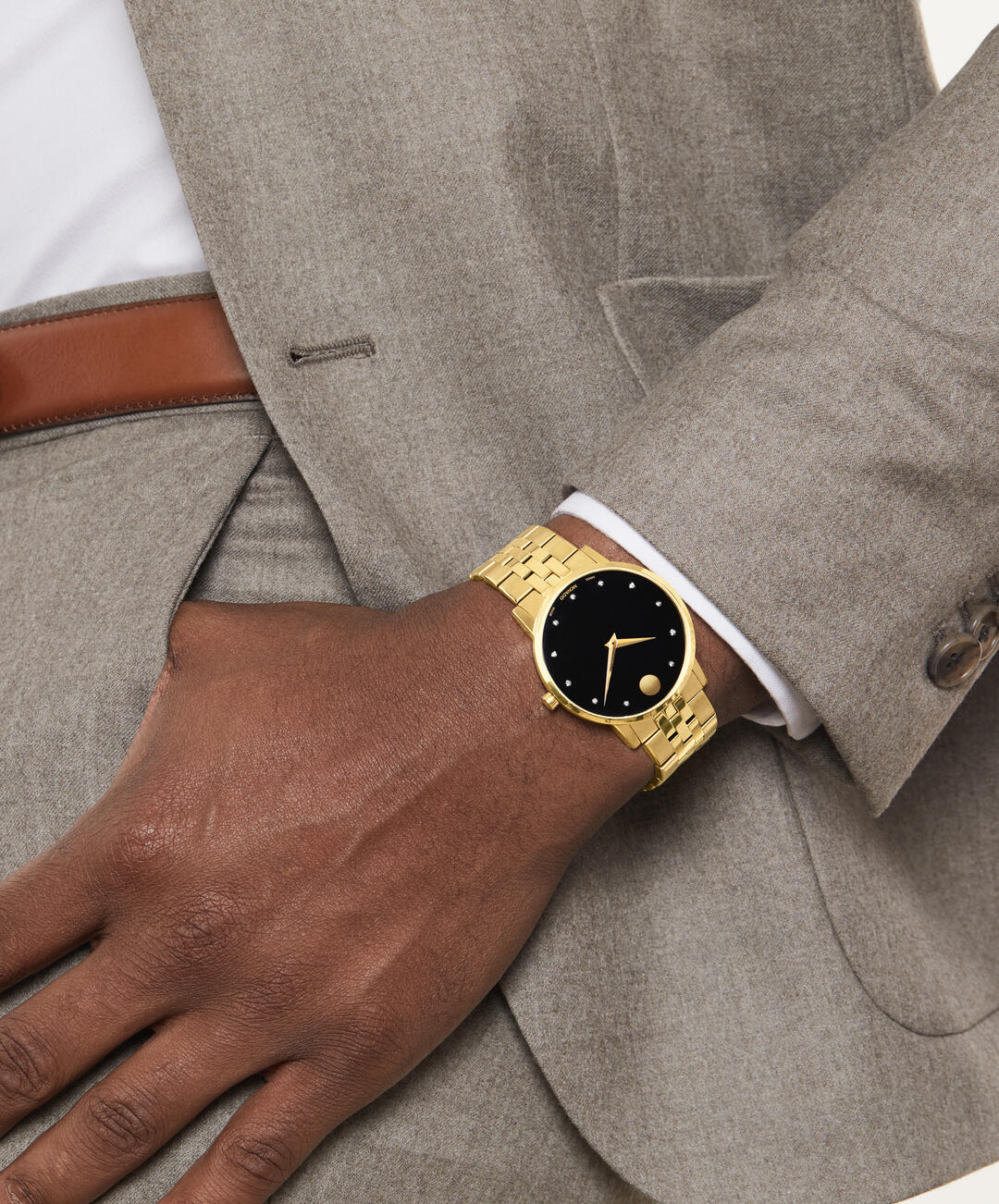 Museum Classic, Quartz, Black Diamond Dial, 40 mm, yellow gold PVD, Bracelet