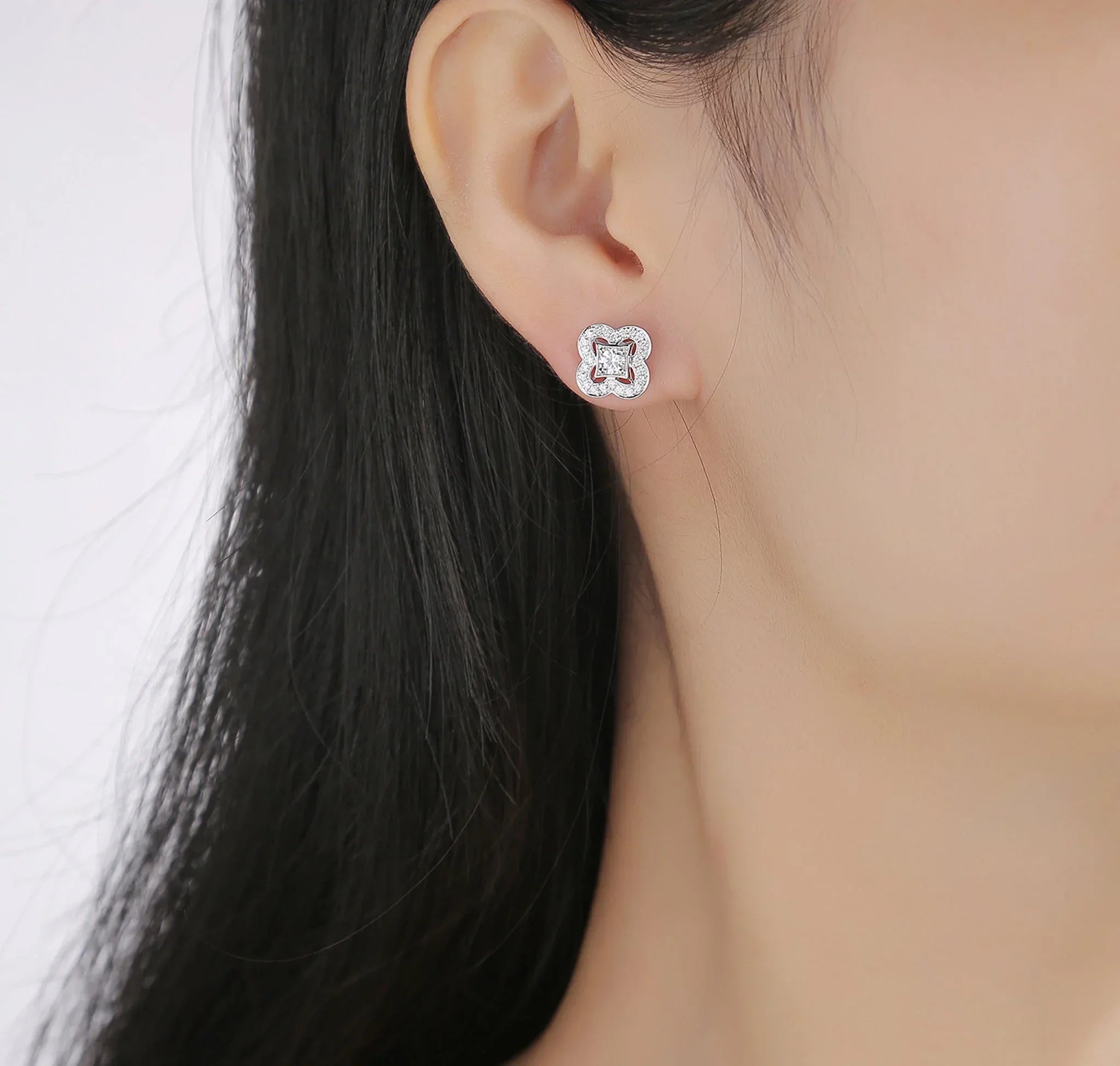 0.53 cttw Clover Round Lab Diamond Earrings set in 14k white gold - Shami Fine Watchmaking & Jewelry